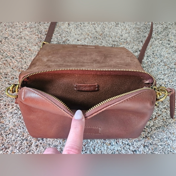 Madewell cowhide leather crossbody clutch - Picture 2 of 4